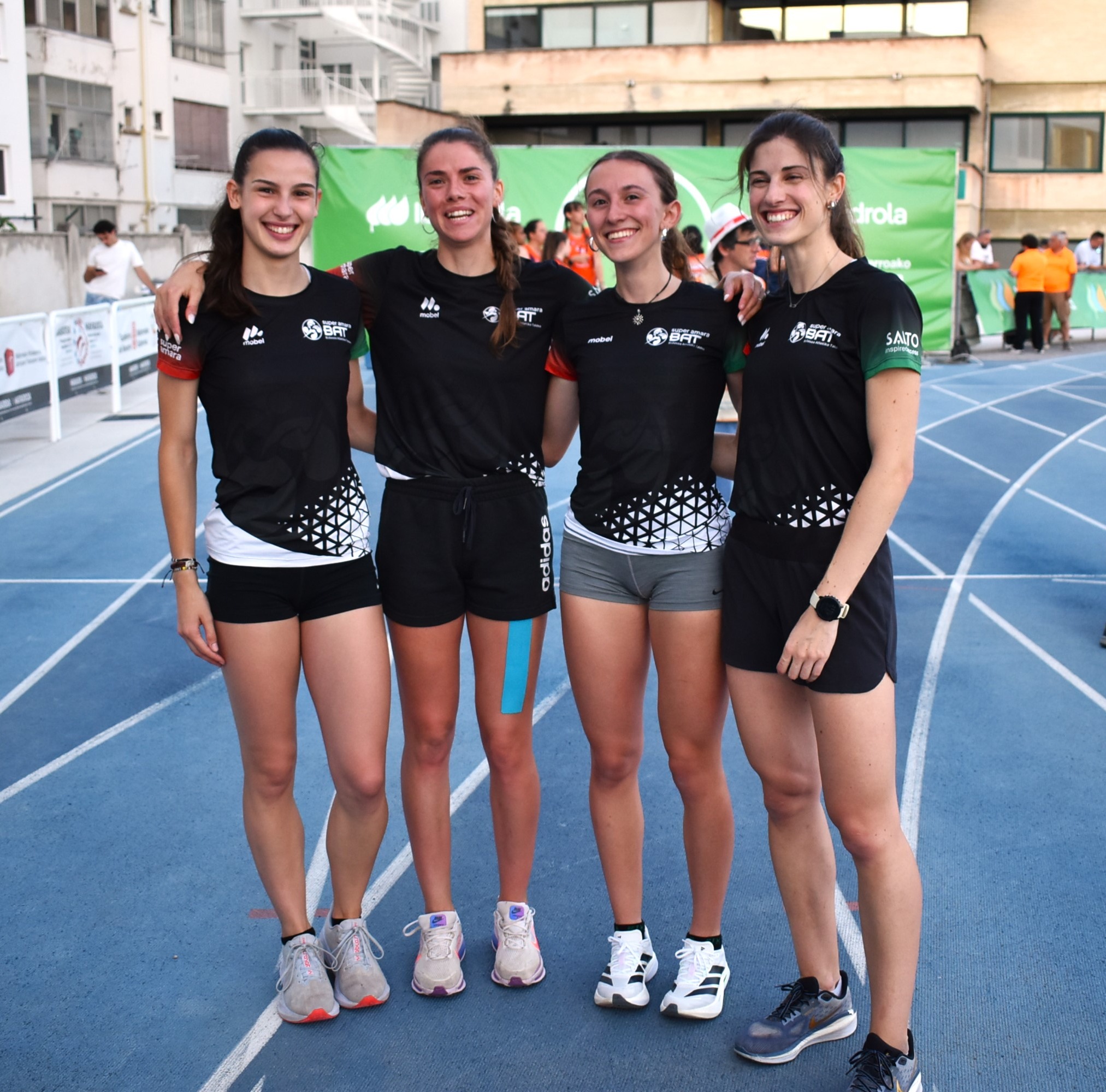 Equipo relevos 4x400
